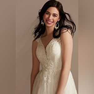 Boho Davids Bridal Wedding dress Style#:CWG901 size 12 plus free veil & dress